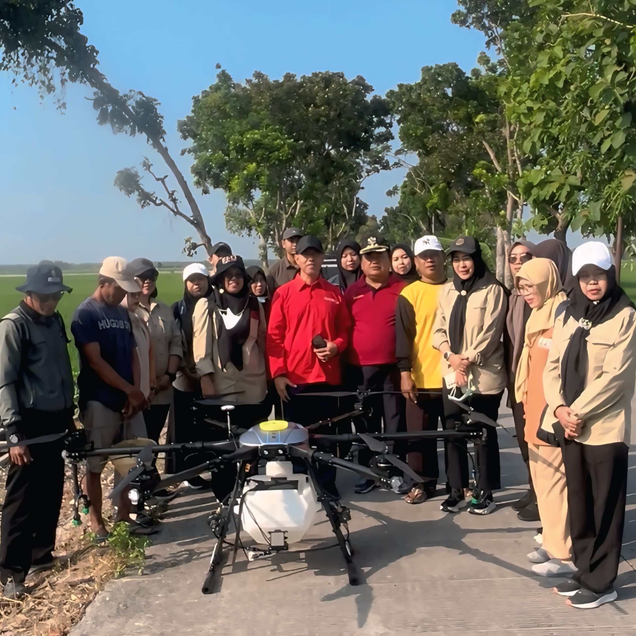 Dinas Ketahanan Pangan dan Pertanian Bojonegoro Fasilitasi Drone Sprayer untuk Pengendalian Hama Wereng di Kanor