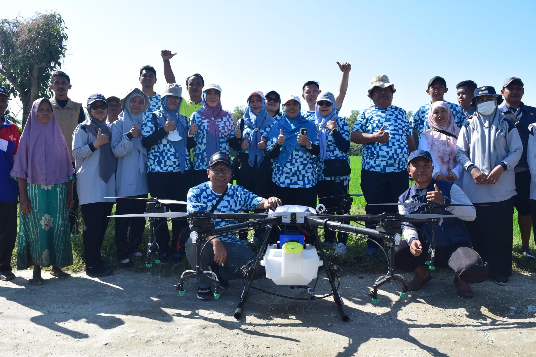 Dinas Ketahanan Pangan dan Pertanian Bojonegoro Laksanakan Gerakan Pengendalian Hama dengan Drone Sprayer dan Inovasi Ramah Lingkungan untuk Atasi Wereng di Kepohbaru