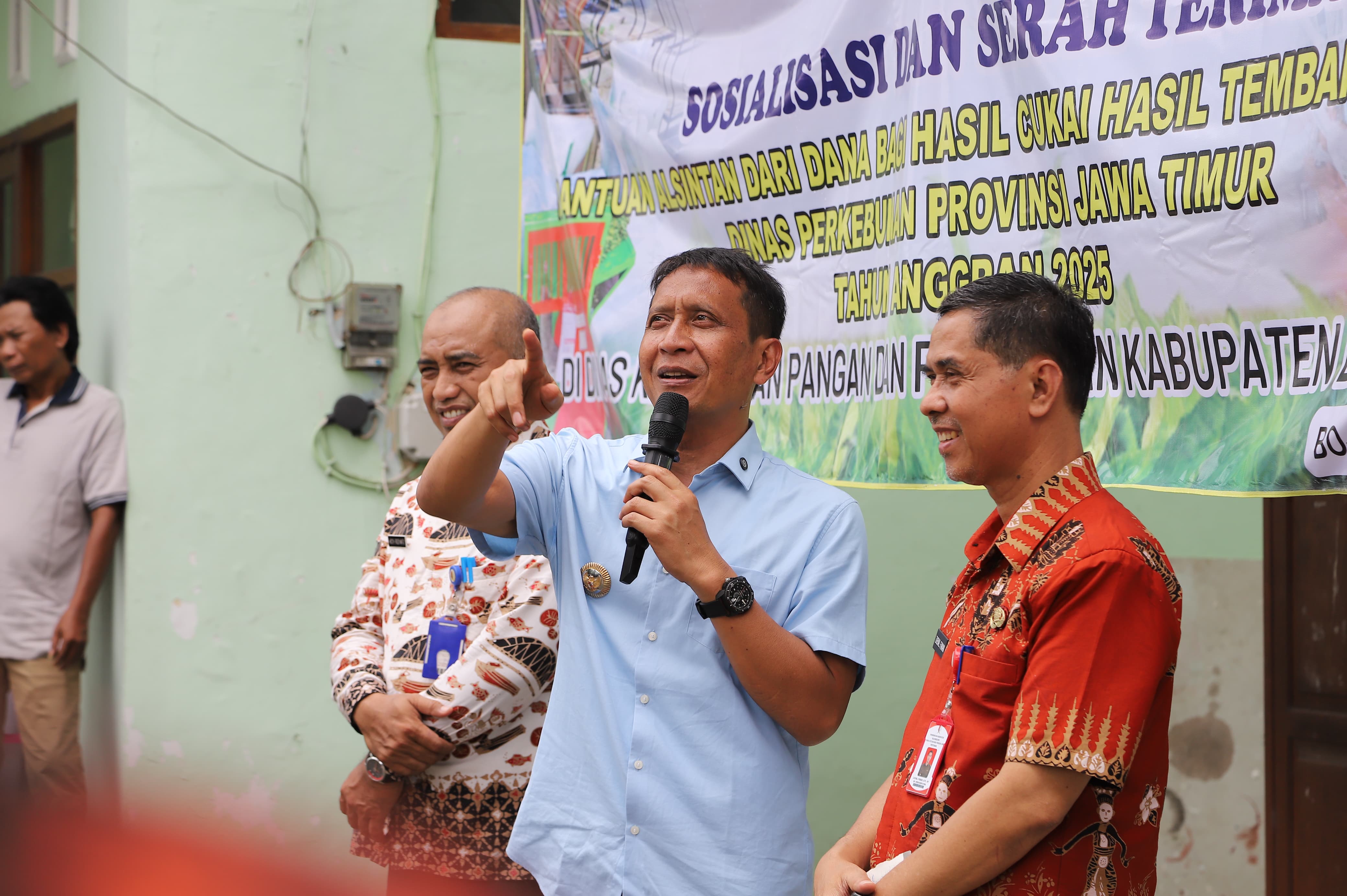 Sosialisasi dan Serah Terima Bantuan Alsintan dari Dana Bagi Hasil Cukai Hasil Tembakau (DBHCHT) Dinas Perkebunan Provinsi Jawa Timur