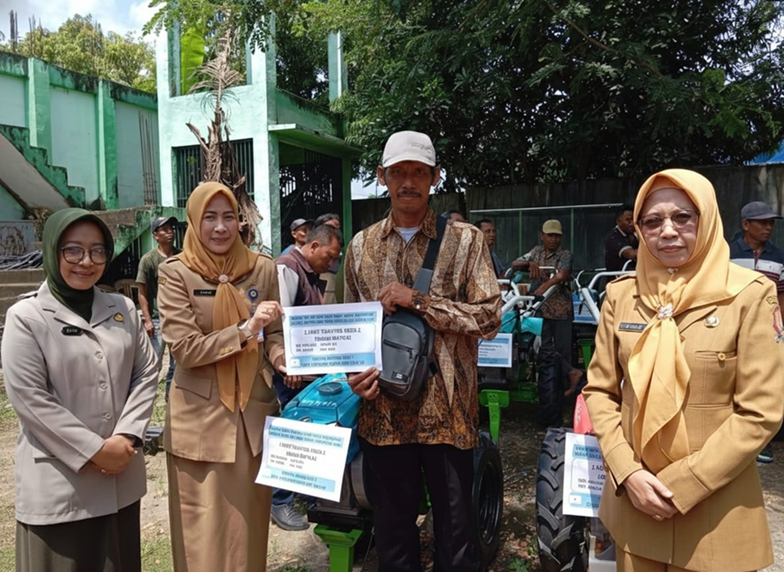 Penyerahan Sekaligus Pembinaan Kelompok Tani / Gapoktan Penerima Bantuan Alsintan Sumber Dana APBN di Kabupaten Bojonegoro